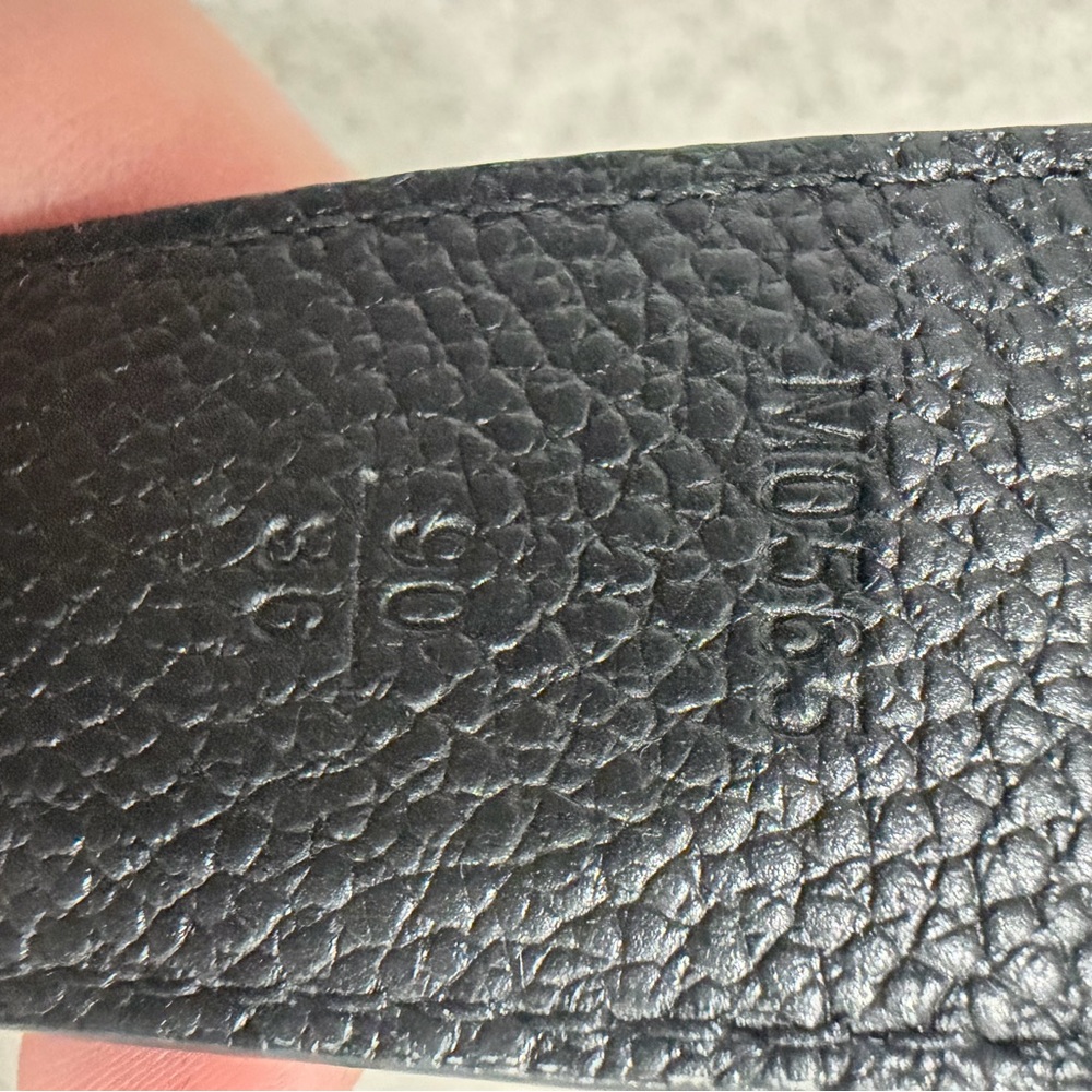 Louis Vuitton Black and Monogram Reversible Belt - Picture 4 of 4